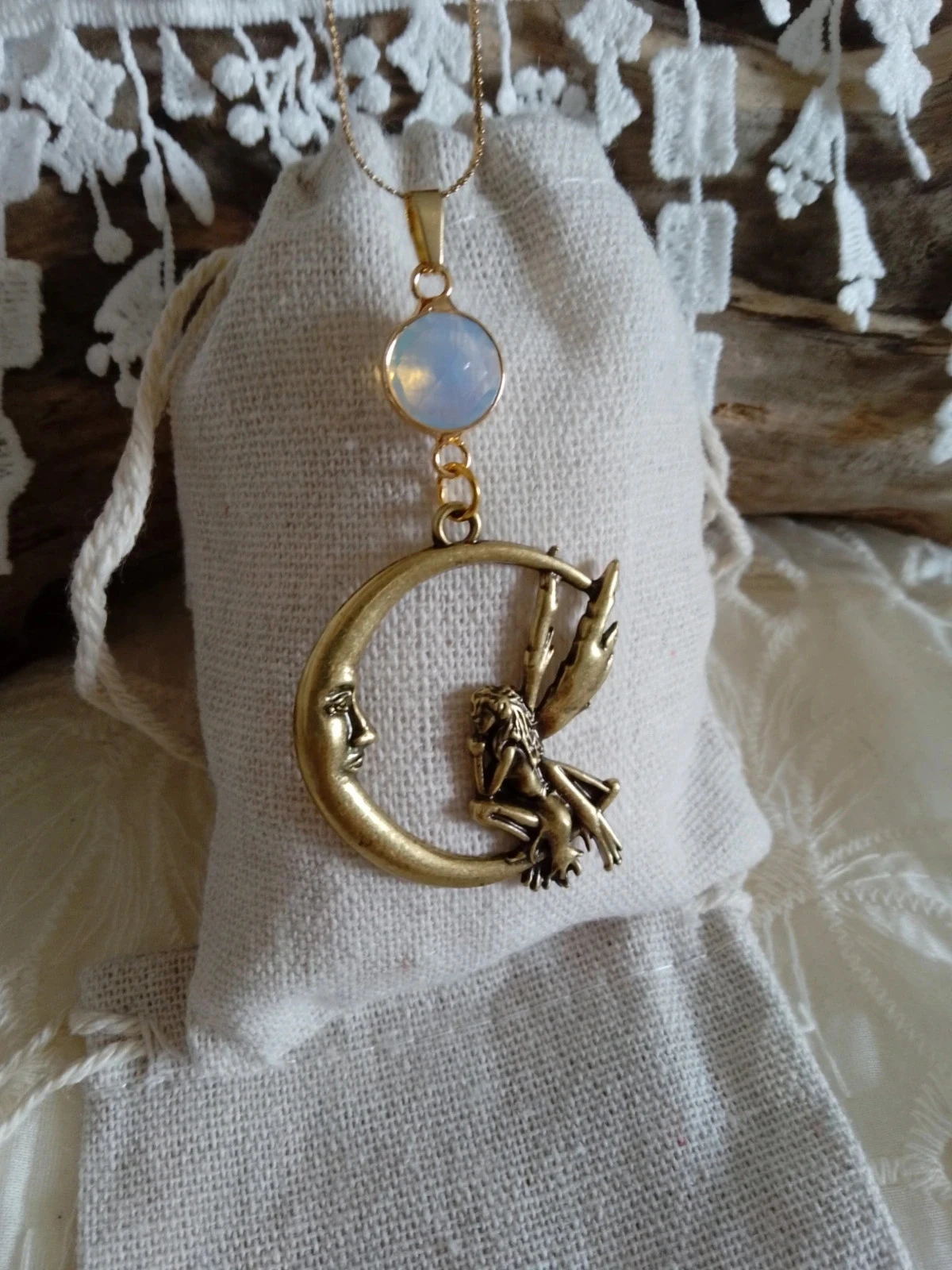 Collier fée dorée connecteur opaline
